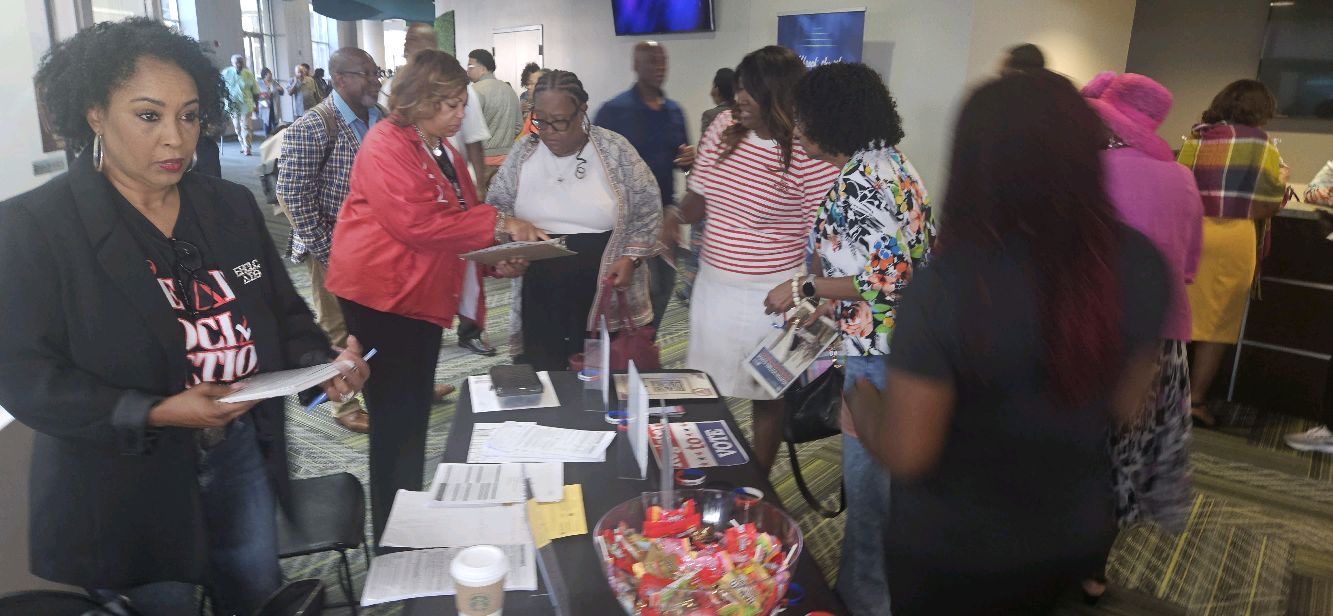 Voter Registration Drive at Fallbrook (9)